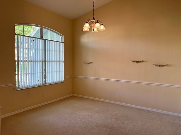 5th image of 842 Oak Pond Dr