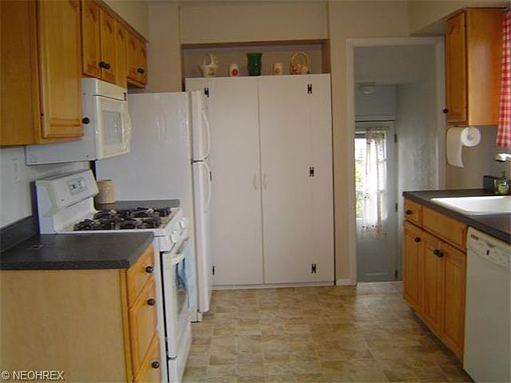 4th image of 1131 E 341st St