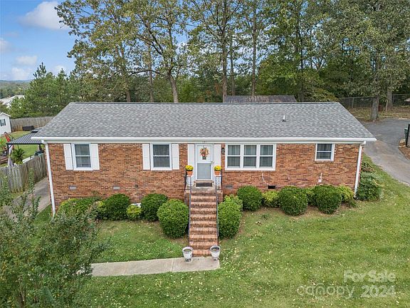 3rd image of 131 Bright Ave