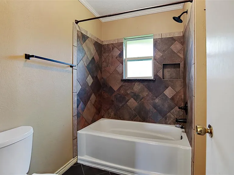 2610 Meadow Ln — Photo 7