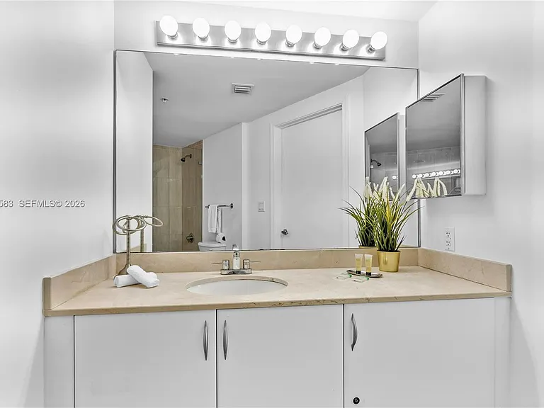 1750 N Bayshore Dr #5014 — Photo 31