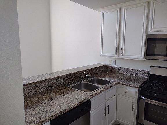 4th image of 4343 Mammoth Ave APT 8