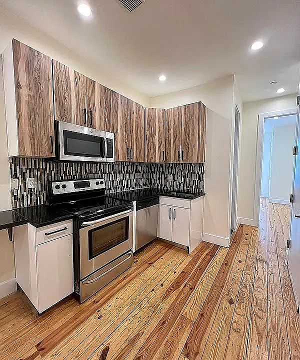 1st image of 570 Evergreen Ave #1H