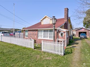 108 3rd St NE, Long Beach, WA