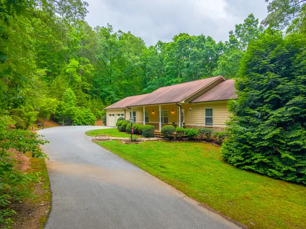 215 Oakridge Dr, Franklin, NC 28734