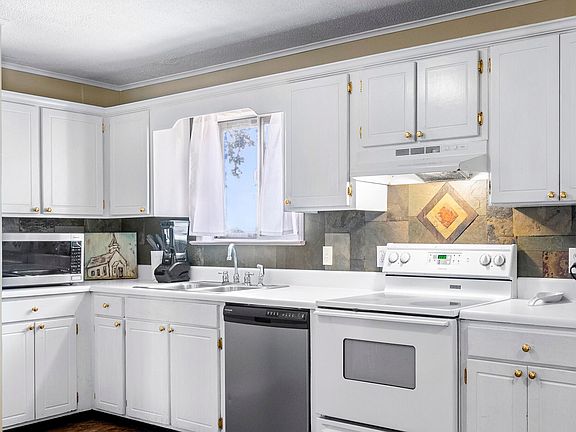 5th image of 4117 Shady Oak Dr