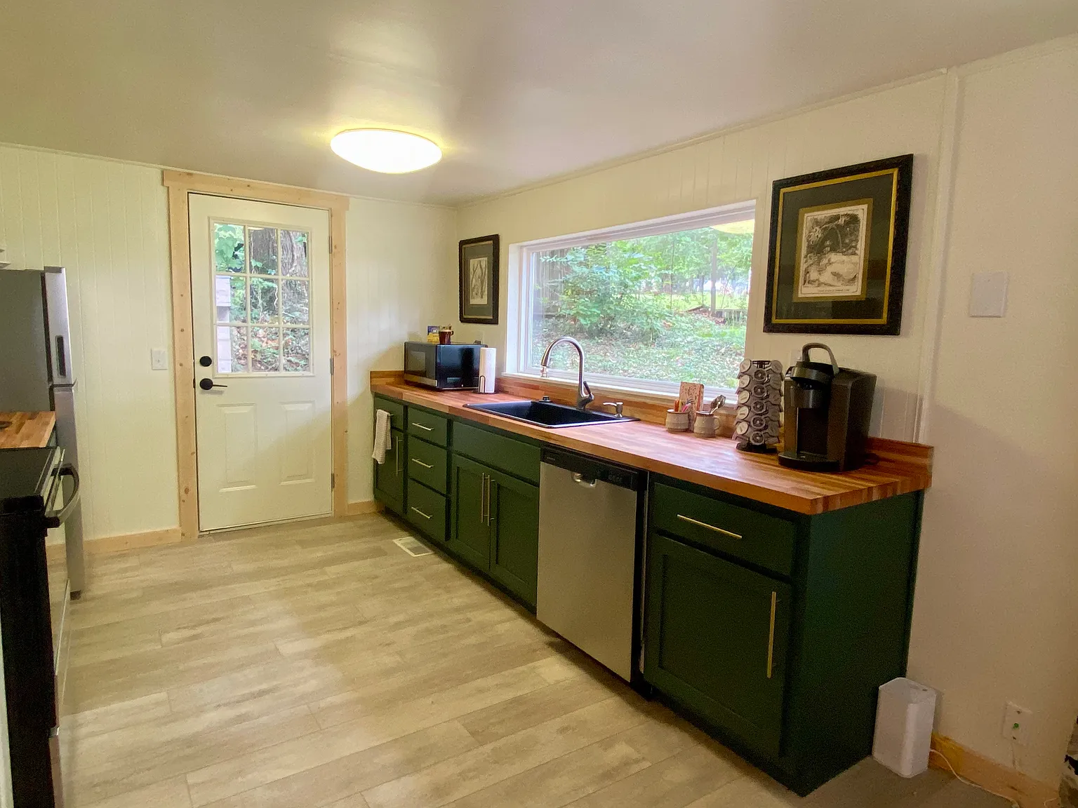 2 bed, 1.5 bath, 880 sqft, $1,950 — Photo 2