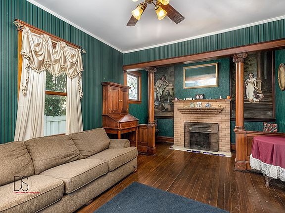 4th image of 222 Desoto St