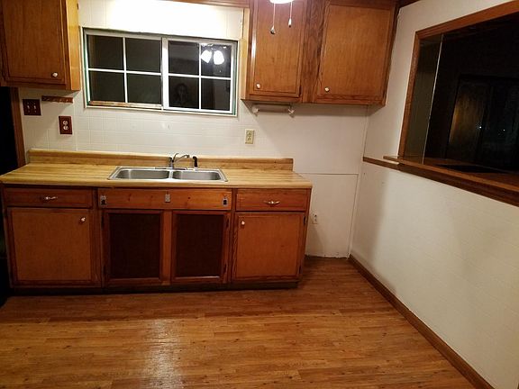 2nd image of 403 Saint Clair Ave