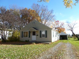 721 W Whittaker St, Salem, IL 62881