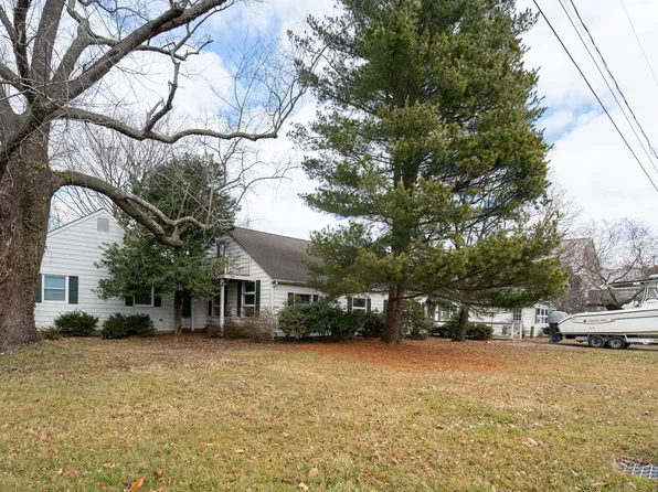 405 Winchester Creek Rd, Grasonville, MD 21638