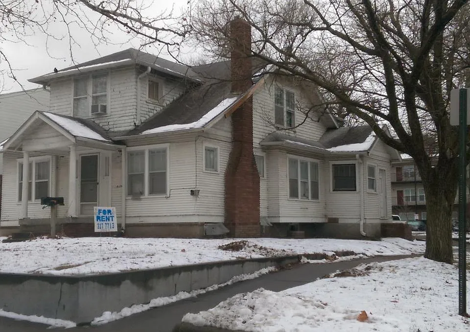 1031 Kearney St