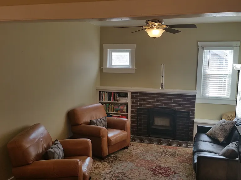 4162 Hooker St — Photo 6