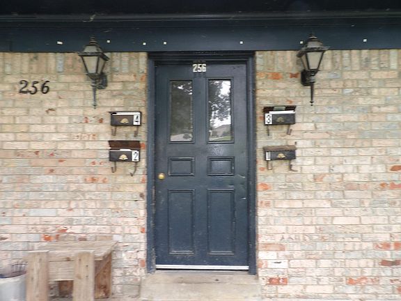 3rd image of 256 Meadowview Dr APT 1