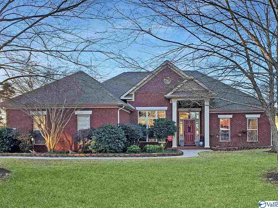 1st image of 357 Spencer Lakes Dr