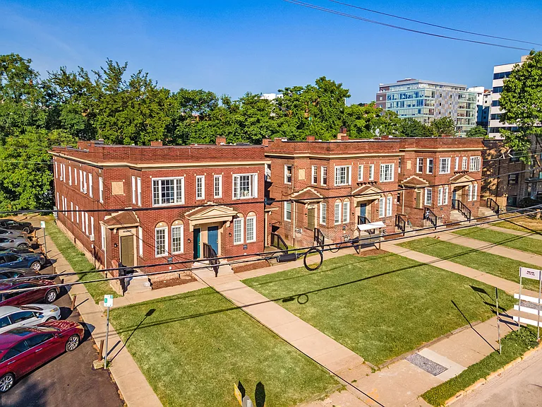 University Commons at McKee Pl
