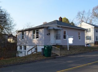 76 Reeds Ln, Stratford, CT 06614