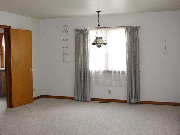4th image of 244 Brandtson Ave