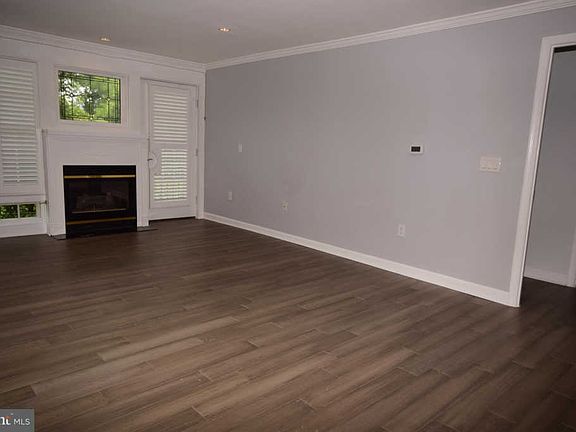 4th image of 6924 Fairfax Dr Unit 234