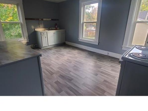 73 Pleasant St #2R