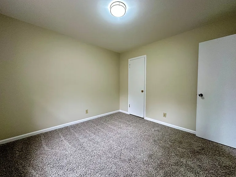 1906 Batts Ln — Photo 11