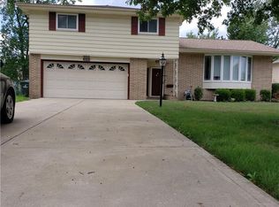 6112 Park Ridge Dr, North Olmsted, OH