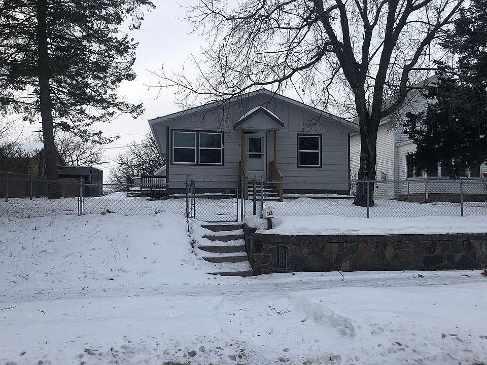1st image of 113 11th Ave N