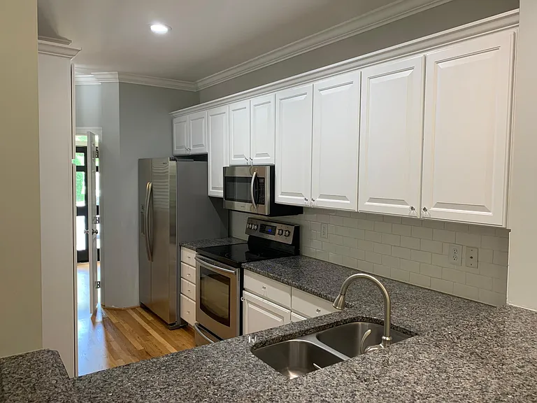 1804 Saluda Ct — Photo 6