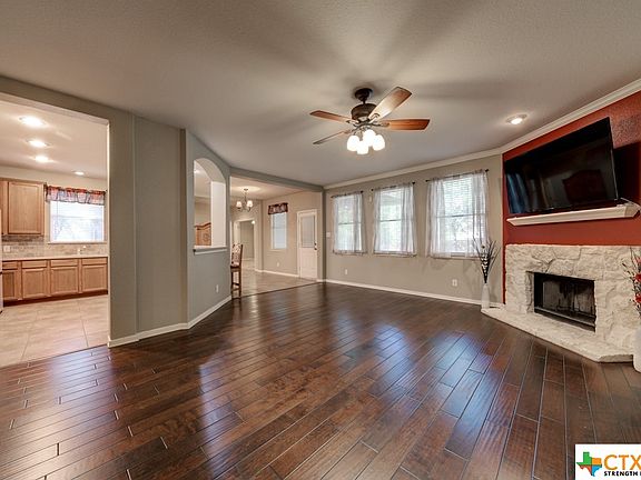 2nd image of 2144 Warwick Pl