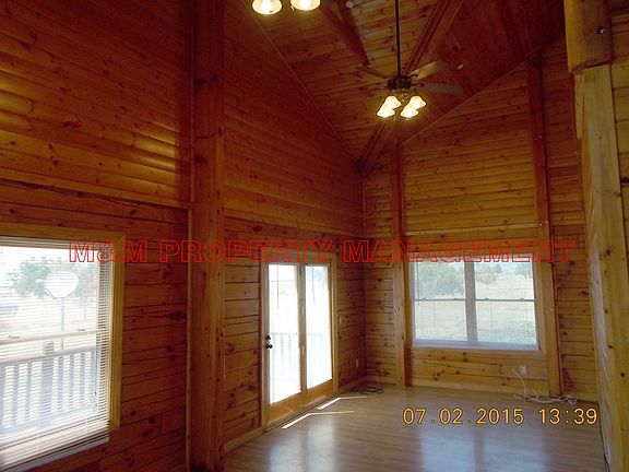 11889 Hobday Rd Living Room