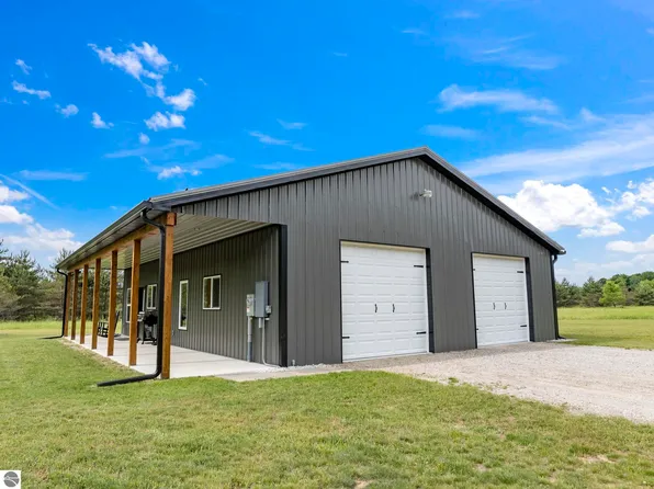10815 N 25th Rd, Kingsley, MI 49649