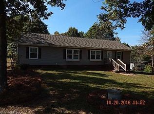 140 Millstone Dr, Summerfield, NC 27358