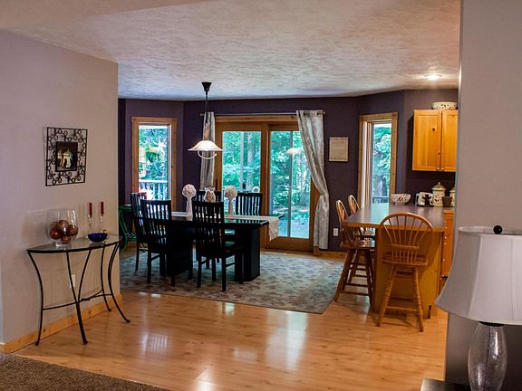2nd image of 746 E Meadowood Ln