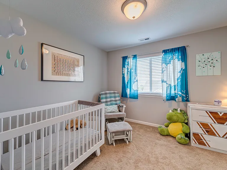 4253 N Cresthaven Ln — Photo 17