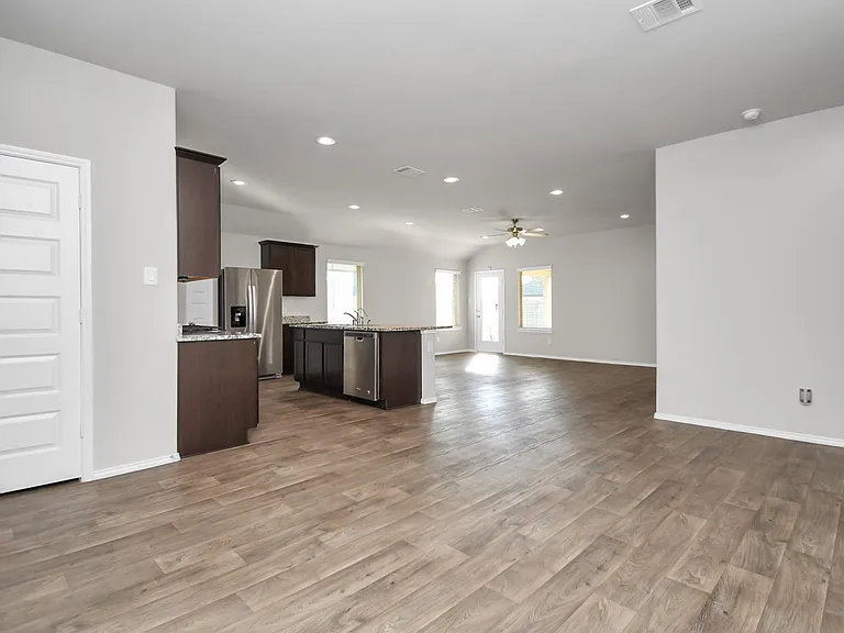 3947 Country Club Dr — Photo 26
