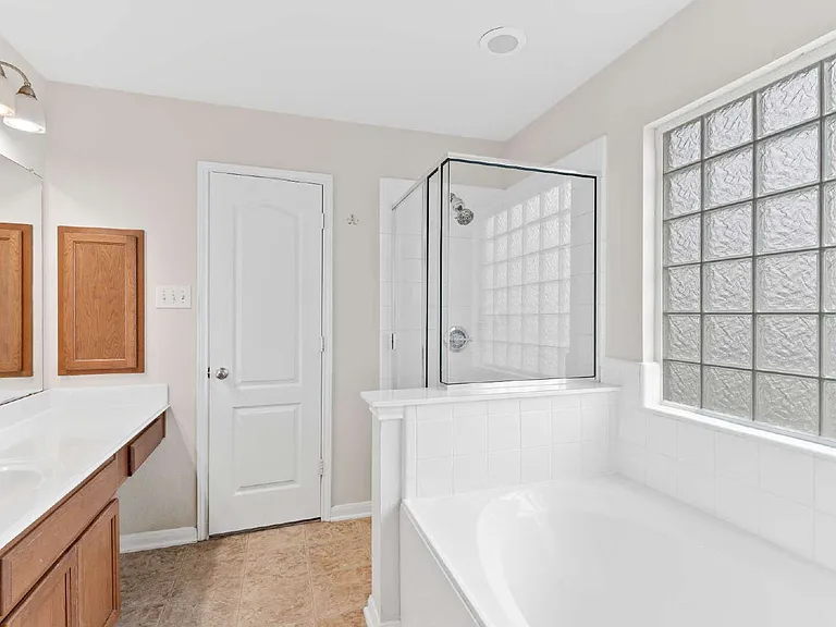 18226 Fair Grange Ln — Photo 19