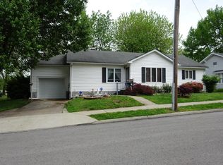 1006 S Jackson St, Harrisburg, IL 62946