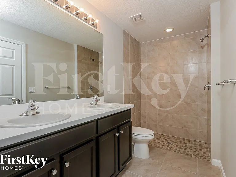 1902 SW Janette Ave — Photo 8