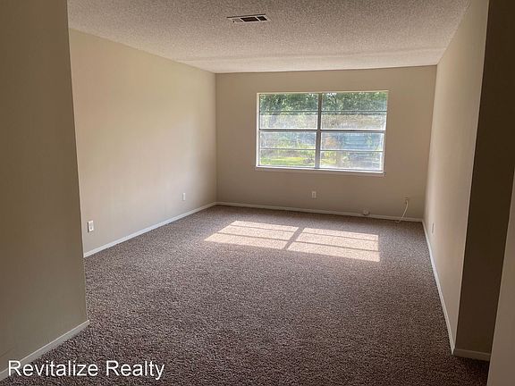 5th image of 19550 Gaston St APT 27