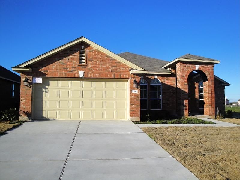 1st image of 810 Royal Burgess Dr