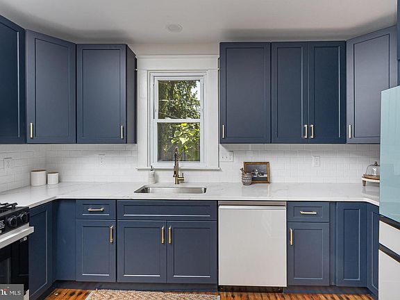 4th image of 2912 Bauernwood Ave