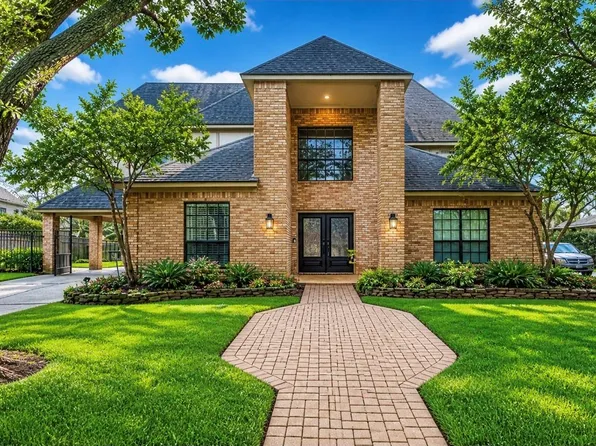 1715 Country Squire Dr, Richmond, TX 77406