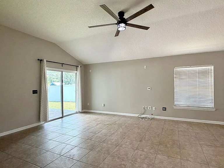 1919 Derringer Rd — Photo 10