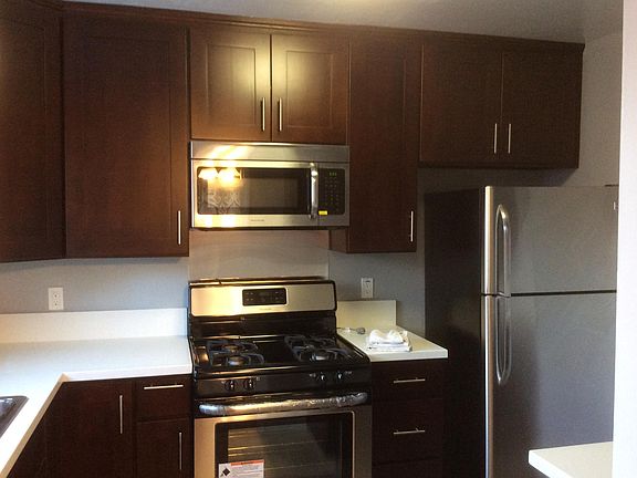 4th image of 11420 Killion St APT 2