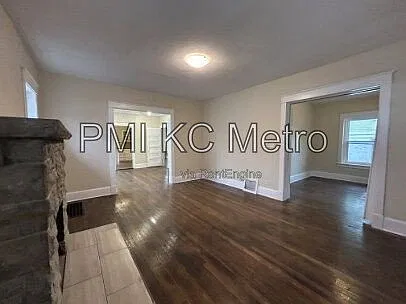 3 bed, 1.0 bath, 1219 sqft, $1,595 — Photo 2