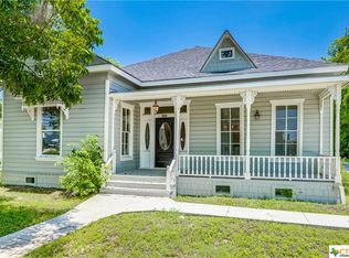 1411 N Austin St, Seguin, TX 78155