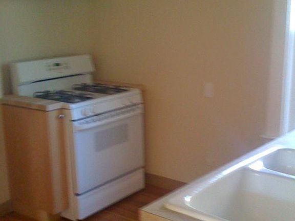 Gas stove in Kitchen