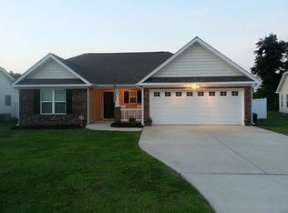 105 Falcon Landing Ct, New Bern, NC 28560