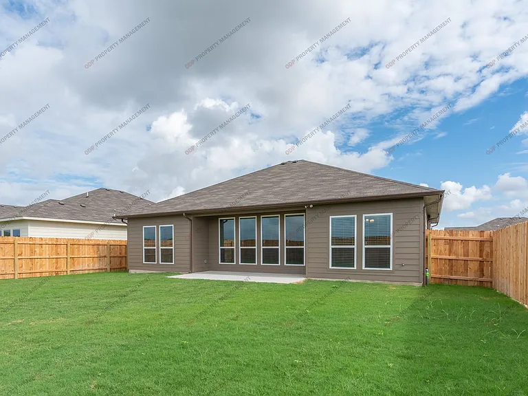 727 Cross Dr — Photo 17