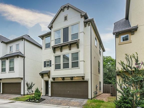 Better than new construction ... this well maintained home is ready for move in! Blinds and appliances already installed